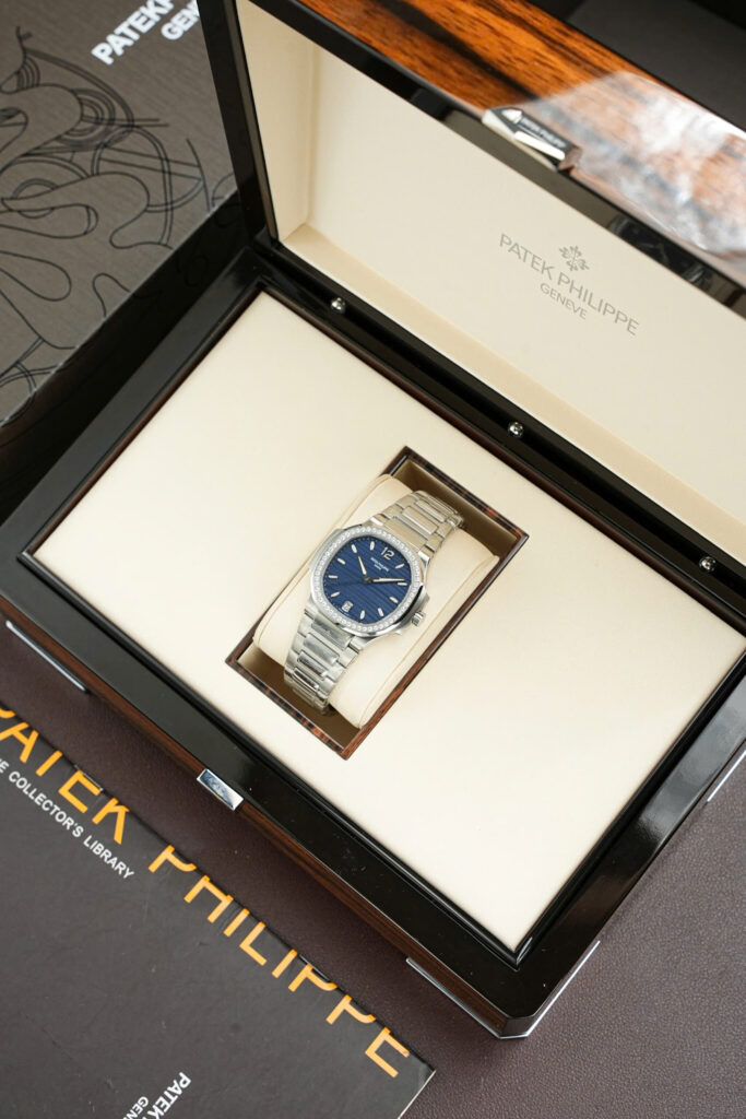 Đồng hồ Patek Philippe Replica 11 Nautilus 7118 mặt xanh blue viền đính đá xưởng 3K 35 (2)