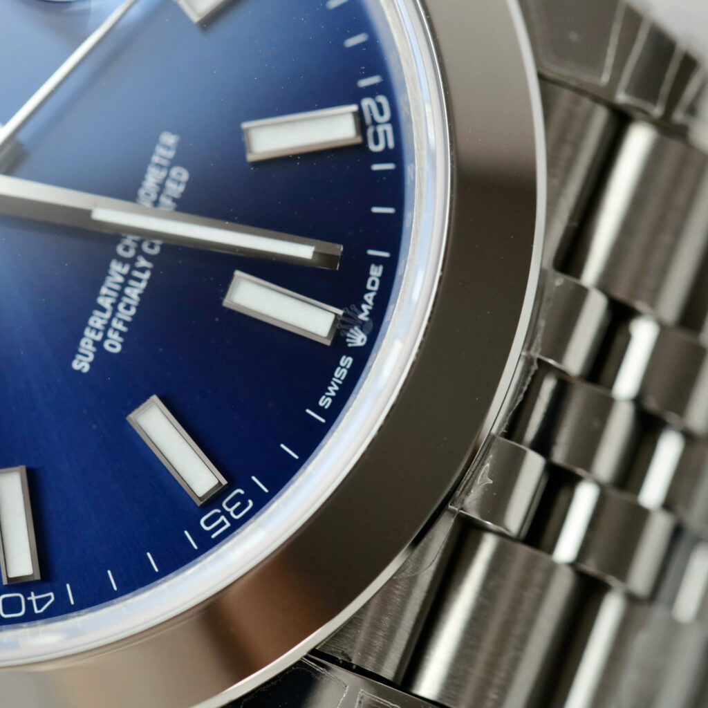 Đồng hồ Rolex DateJust 126300 mặt xanh dương viền trơn xưởng VS 41mm (2)