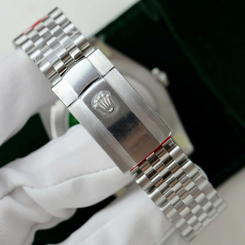 Đồng hồ Rolex DateJust 126300 mặt xanh lá cây viền trơn xưởng VS 41mm (2)