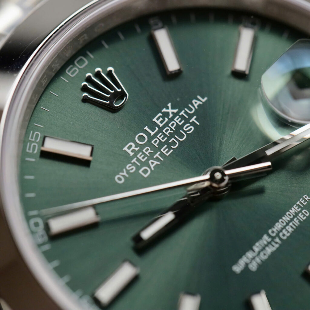Đồng hồ Rolex DateJust 126300 mặt xanh lá cây viền trơn xưởng VS 41mm (2)