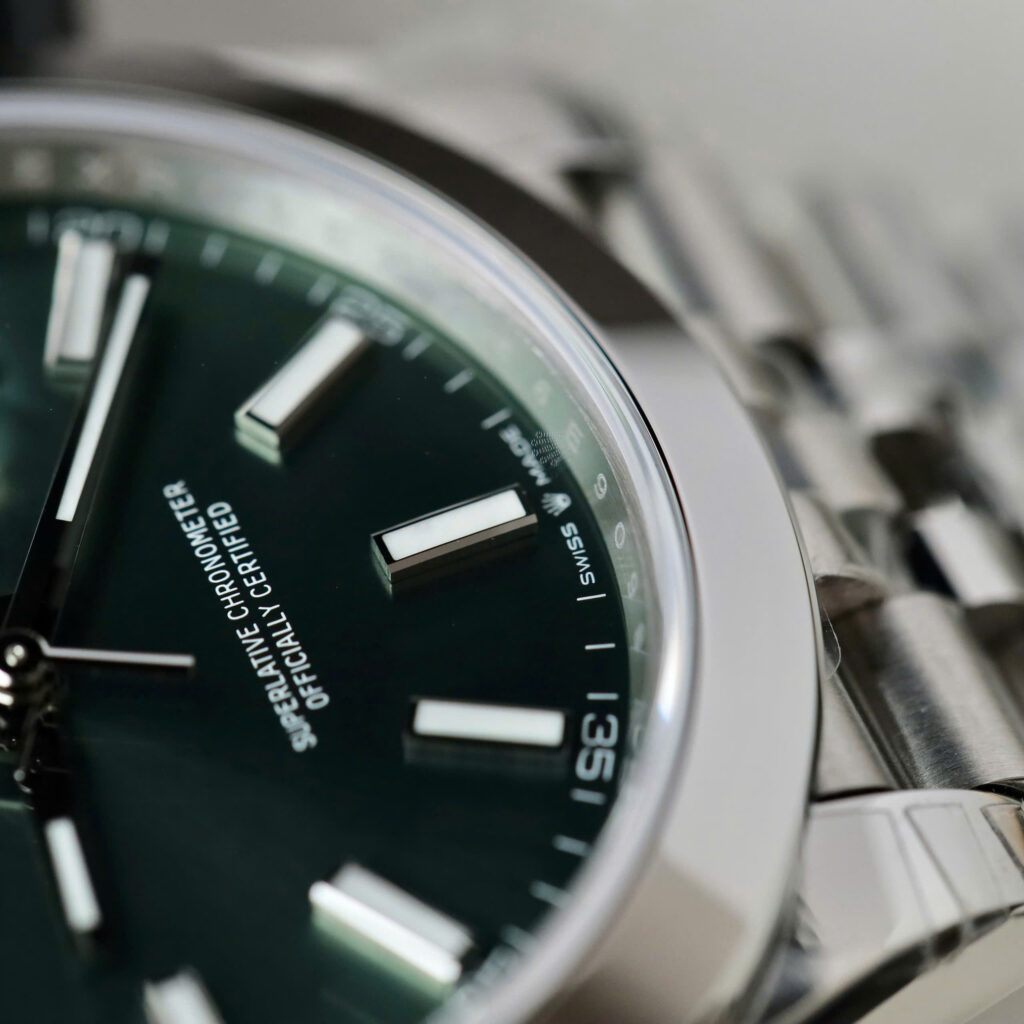 Đồng hồ Rolex DateJust 126300 mặt xanh lá cây viền trơn xưởng VS 41mm (2)