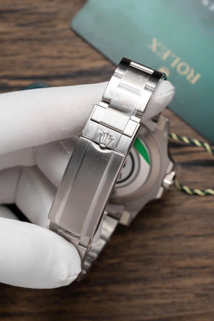 Đồng hồ Rolex Submariner 116610LV Hulk Replica 11 nhà máy Clean 40mm (2)