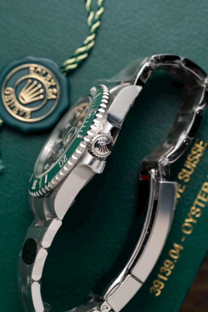 Đồng hồ Rolex Submariner 116610LV Hulk Replica 11 nhà máy Clean 40mm (2)