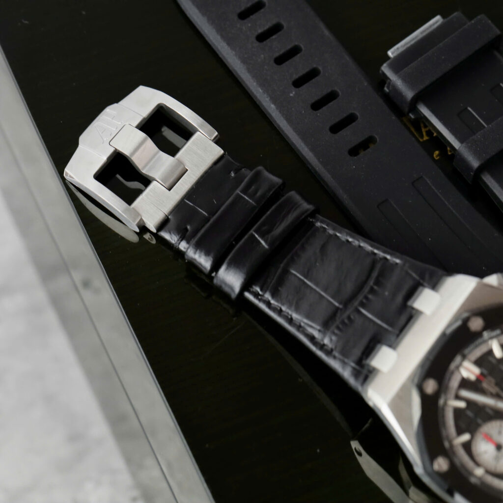 Đồng hồ Audemars Piguet Replica 11 Royal Oak Offshore Steel 26420RO màu đen dây da 43mm (2)