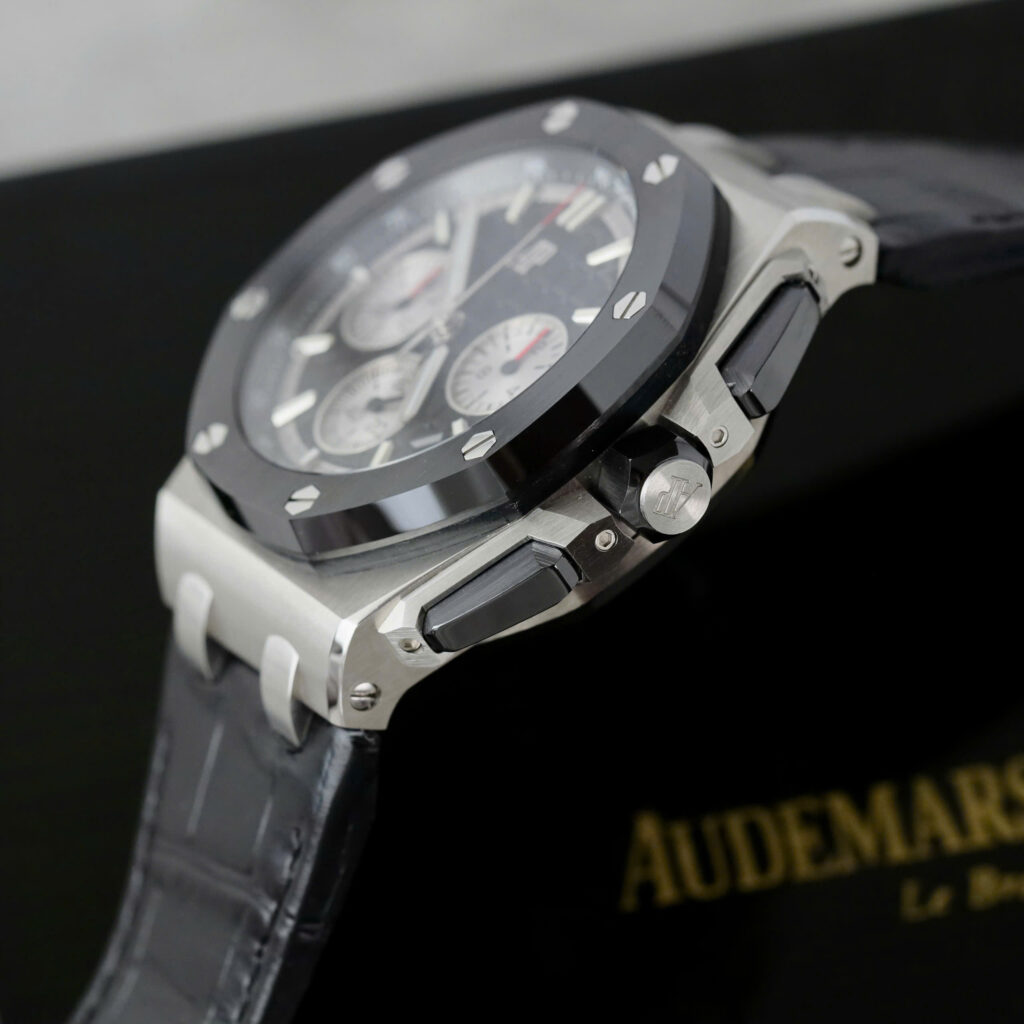 Đồng hồ Audemars Piguet Replica 11 Royal Oak Offshore Steel 26420RO màu đen dây da 43mm (2)
