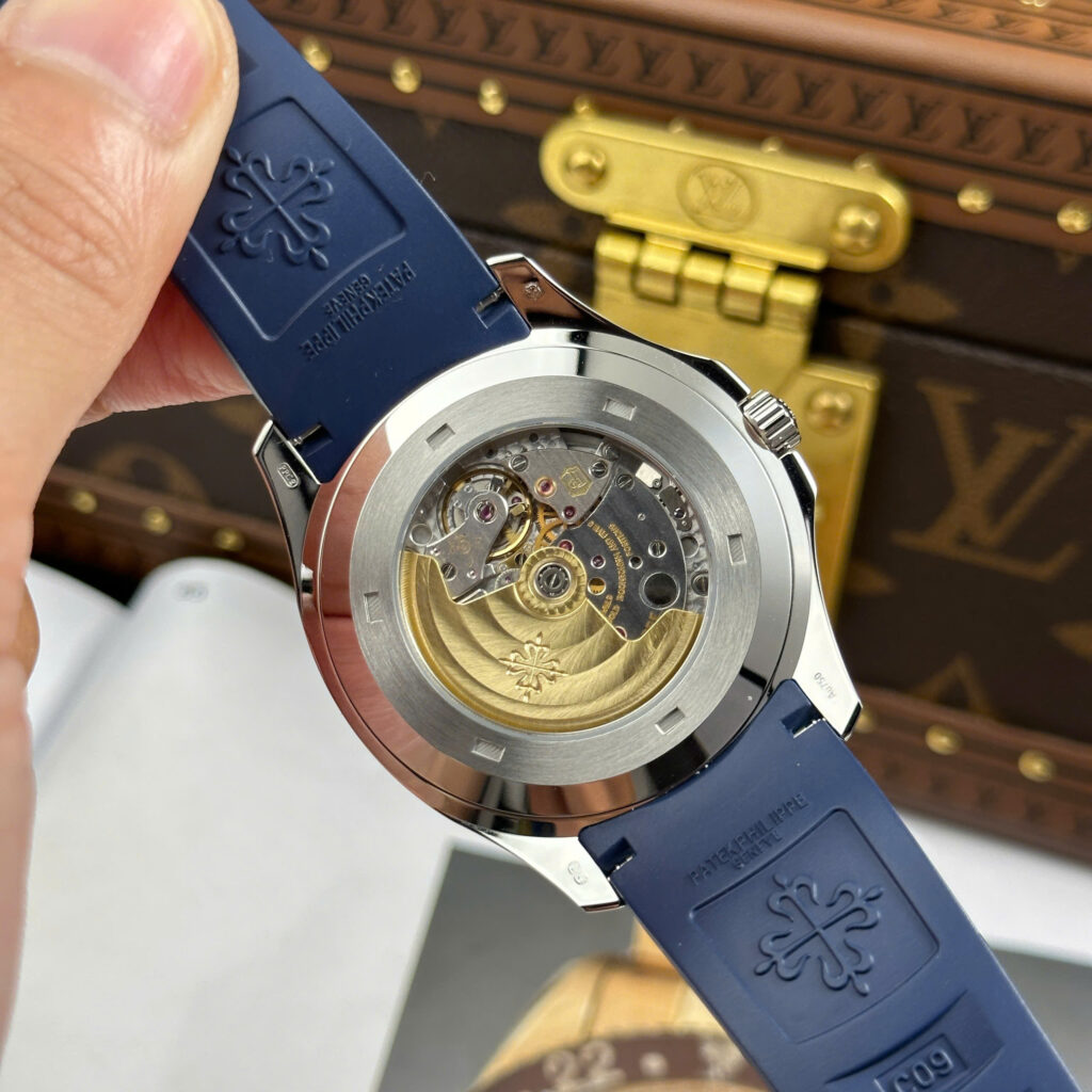 Đồng hồ Patek Philippe Aquanaut 5168 chế tác màu xanh blue tinh chỉnh full chi tiết chuẩn auth 42 (2)