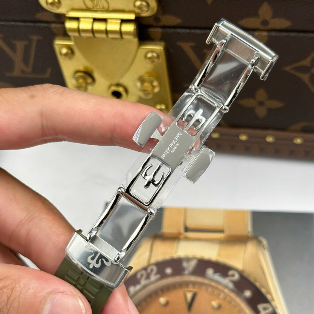 Đồng hồ Patek Philippe Aquanaut 5168 màu xanh quân đội tinh chỉnh full chi tiết chuẩn auth 42 (2)