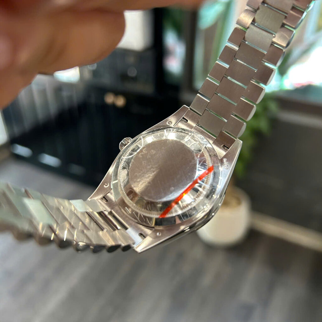 Đồng hồ nam Rolex Day-Date Rep 11 đính kim cương moissanite trọng lượng 200 gram 40mm (2)