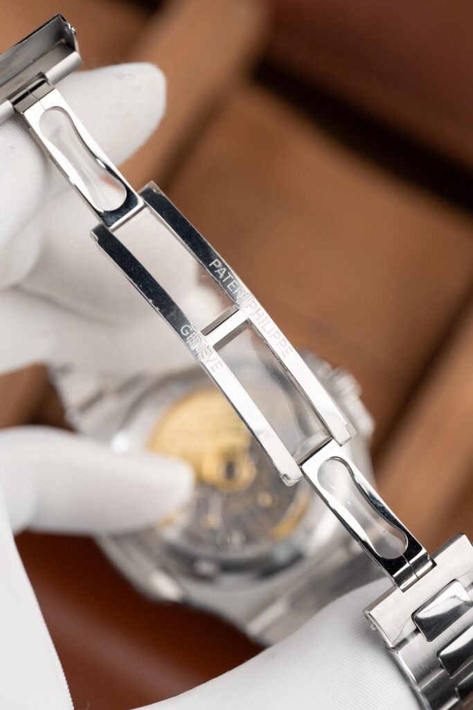Đồng hồ Patek Philippe Nautilus 5711 mặt trắng Replica 11 máy khắc nhà máy BBF 40mm (2)