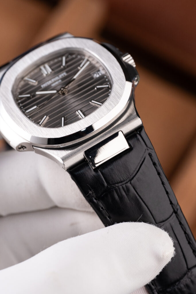 Đồng hồ Patek Philippe Nautilus 5711 mặt xám dây da chế tác máy khắc xưởng BBF 40mm (2)