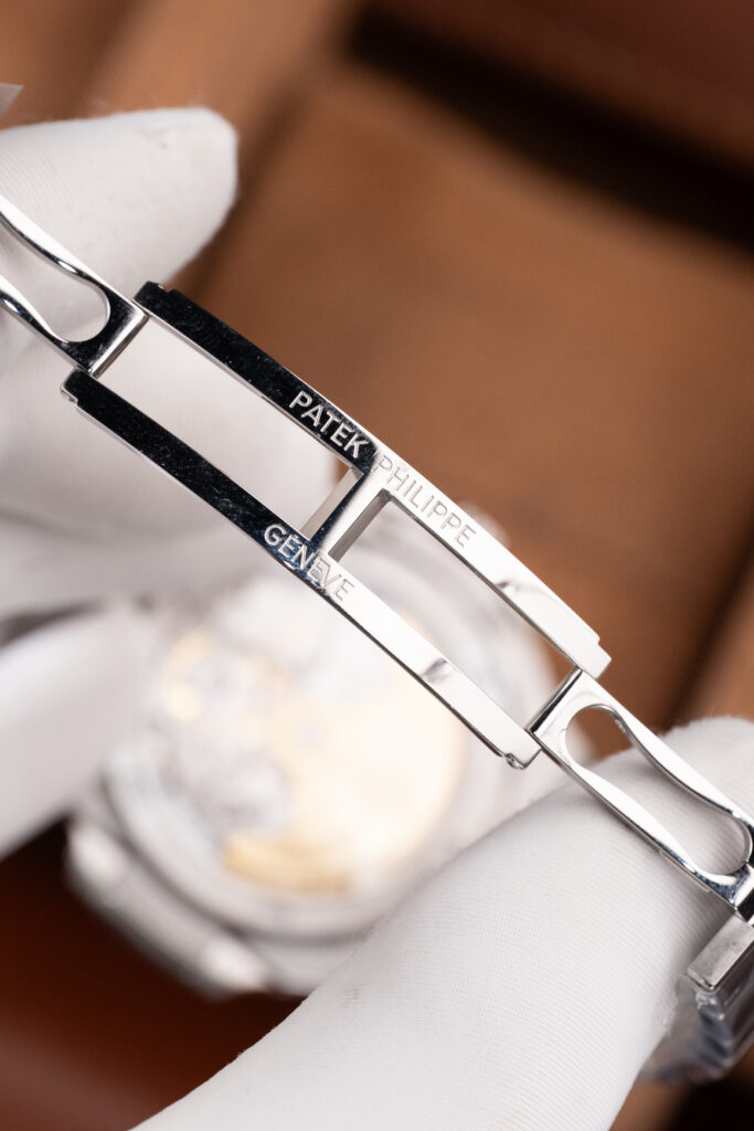 Đồng hồ Patek Philippe Nautilus 5711 mặt xanh blue Replica 11 máy khắc xưởng BBF 40mm (2)