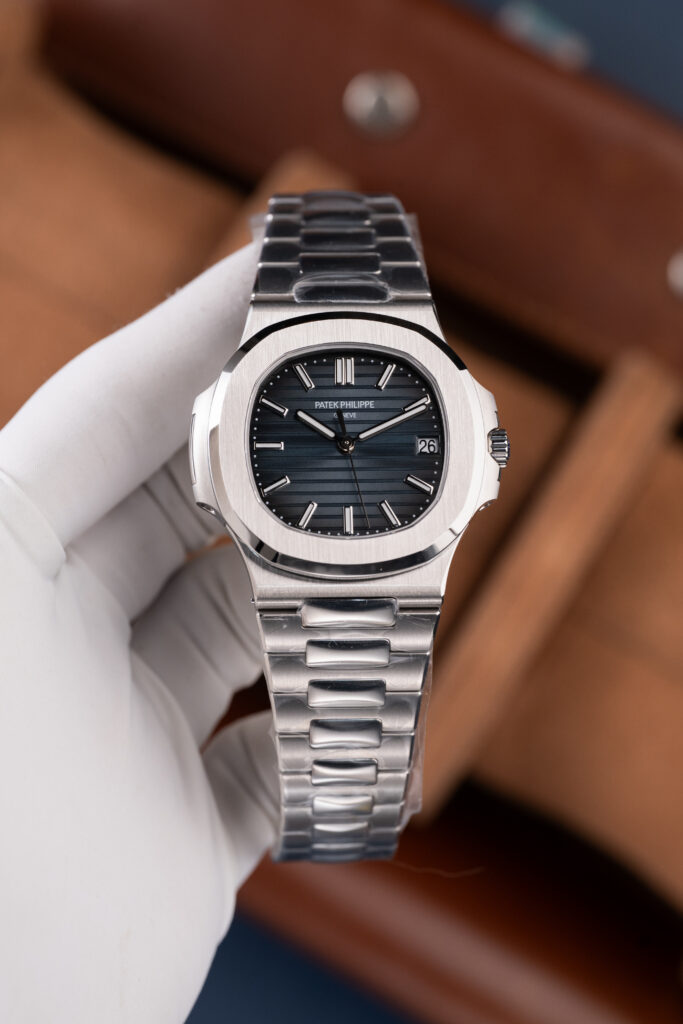 Đồng hồ Patek Philippe Nautilus 5711 mặt xanh blue Replica 11 máy khắc xưởng BBF 40mm (1)