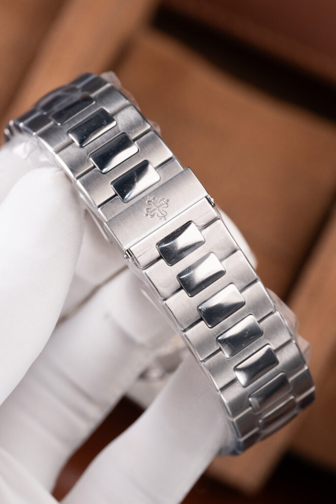 Đồng hồ Patek Philippe Nautilus 5711 mặt xanh blue Replica 11 máy khắc xưởng BBF 40mm (2)