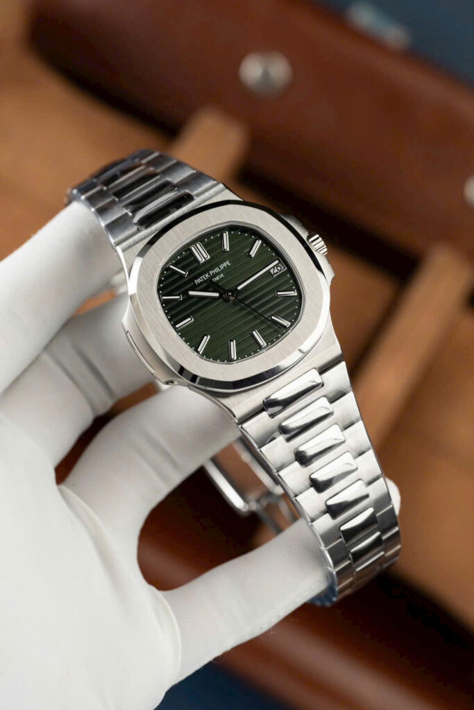 Đồng hồ Patek Philippe Nautilus 5711 mặt xanh lá cây Replica 11 máy khắc xưởng BBF 40mm (4)