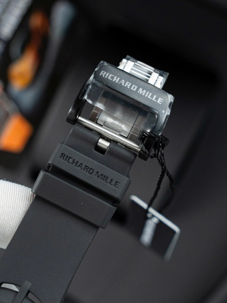 Đồng hồ Richard Mille RM65-01 Replica 11 vỏ carbon dây cao su đen 44.5×49 (2)