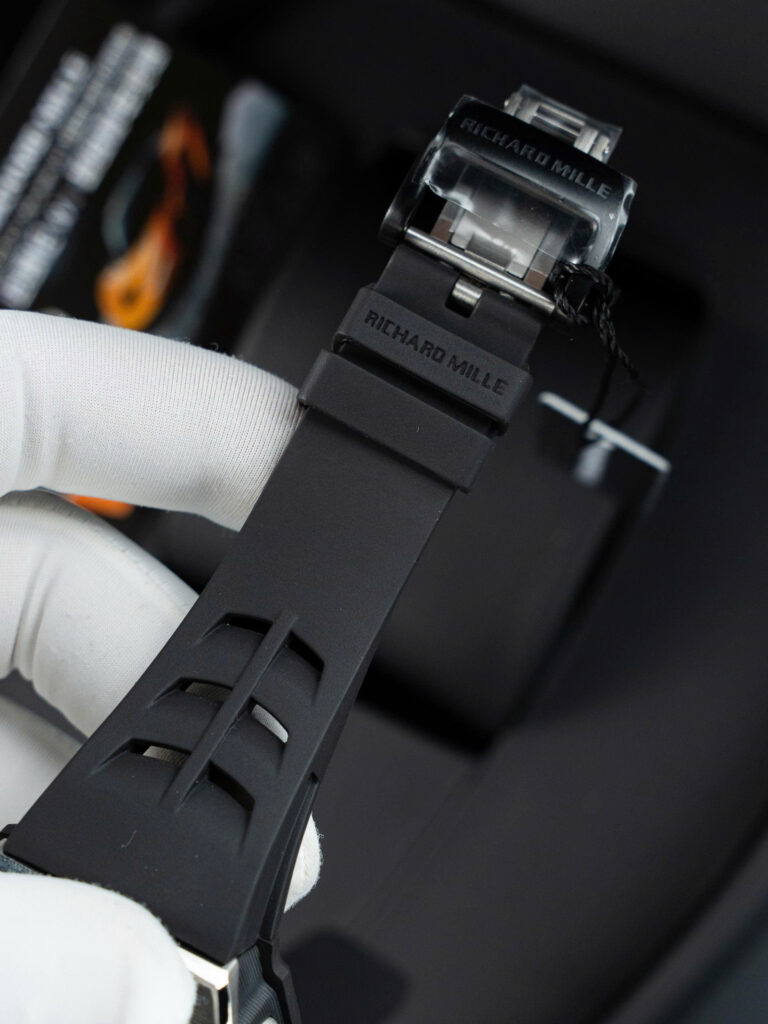Đồng hồ Richard Mille RM65-01 Replica 11 vỏ carbon dây cao su đen 44.5×49 (2)
