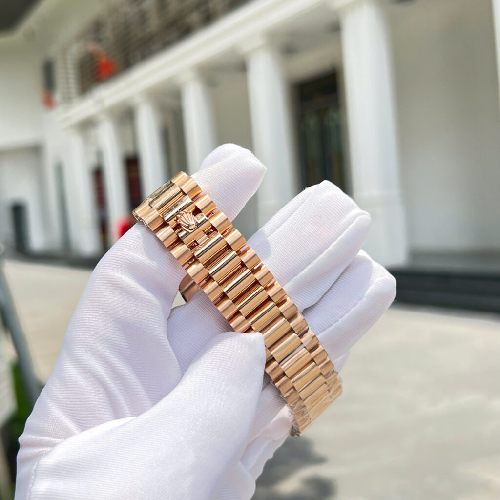 Đồng hồ Rolex Day-Date Replica 11 bọc vàng 18K + ruby tổng hợp + kim cương moissanite xưởng GM 40mm (2)