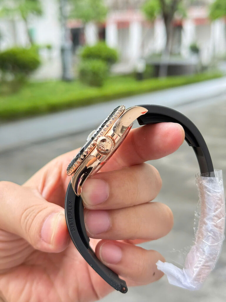 Đồng hồ Rolex Yacht-Master Rep 11 bọc vàng hồng 18K dây cao su 40mm (2)