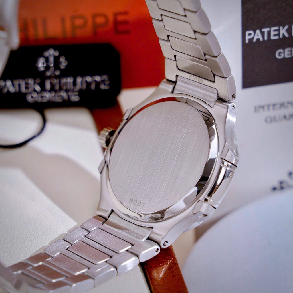 Đồng Hồ Patek Philippe Nautilus 7118 Nữ Mặt Xám Đính Đá Fake Cao Cấp 35mm