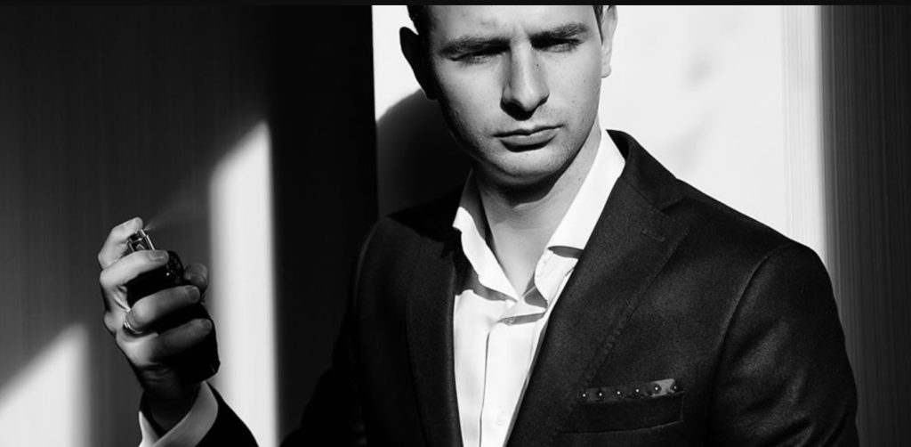 Đàn ông nên chọn nước hoa hay đồng hồ trước Câu trả lời khiến nhiều người bất ngờ (2)