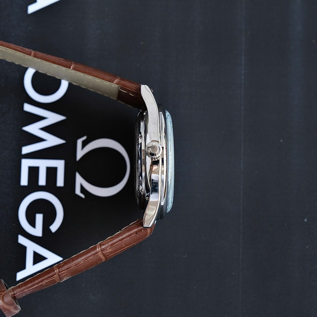 Đồng hồ Omega Constellation Co-Axial Chronometer Fake cao cấp mặt trắng máy cơ Nhật 40mm (1)