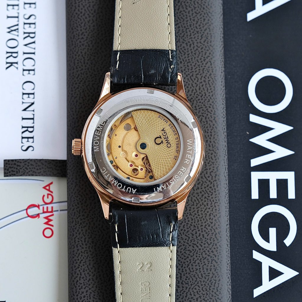 Đồng hồ Omega Fake 11 nam mặt đen vỏ mạ vàng hồng 40mm (8)