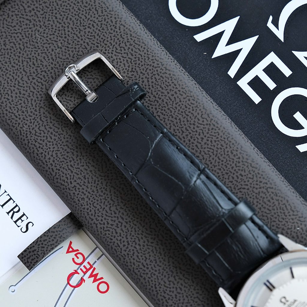 Đồng hồ Omega bát quái Fake 11 mặt trắng dây da đen 40mm (1)