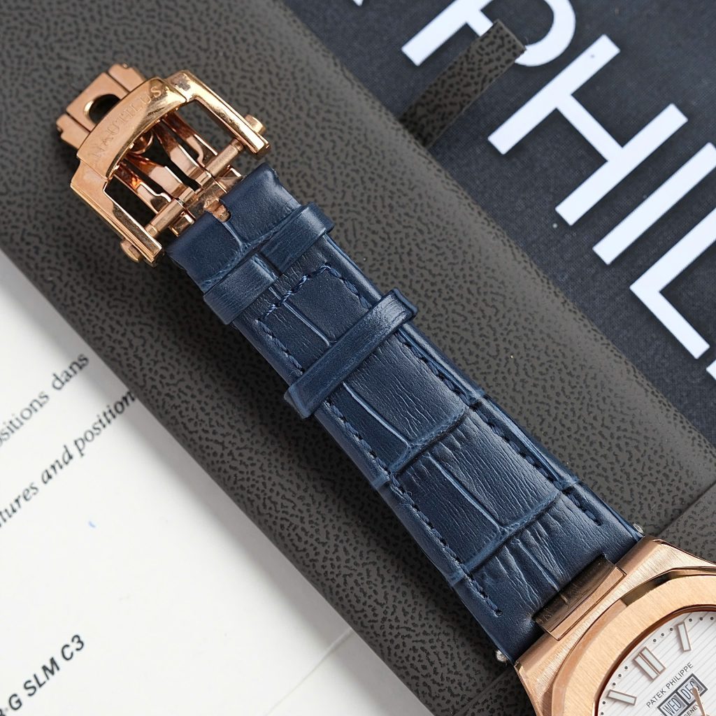 Đồng hồ Patek Philippe Nautilus 5726 Fake 11 nam mặt trắng dây da màu xanh dương 40mm (1)