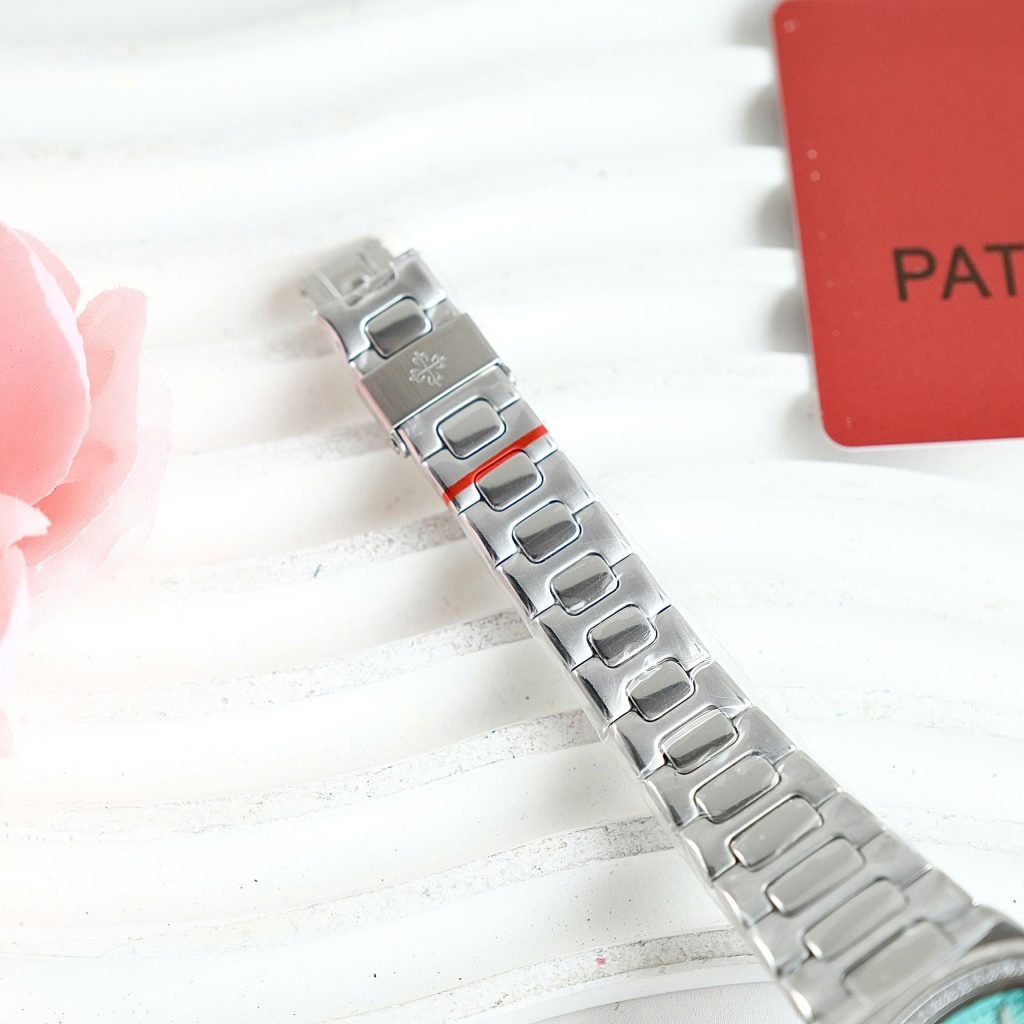 Đồng hồ Patek Philippe Nautilus 7118 Fake 11 nữ mặt số tiffany máy pin 31mm (2)