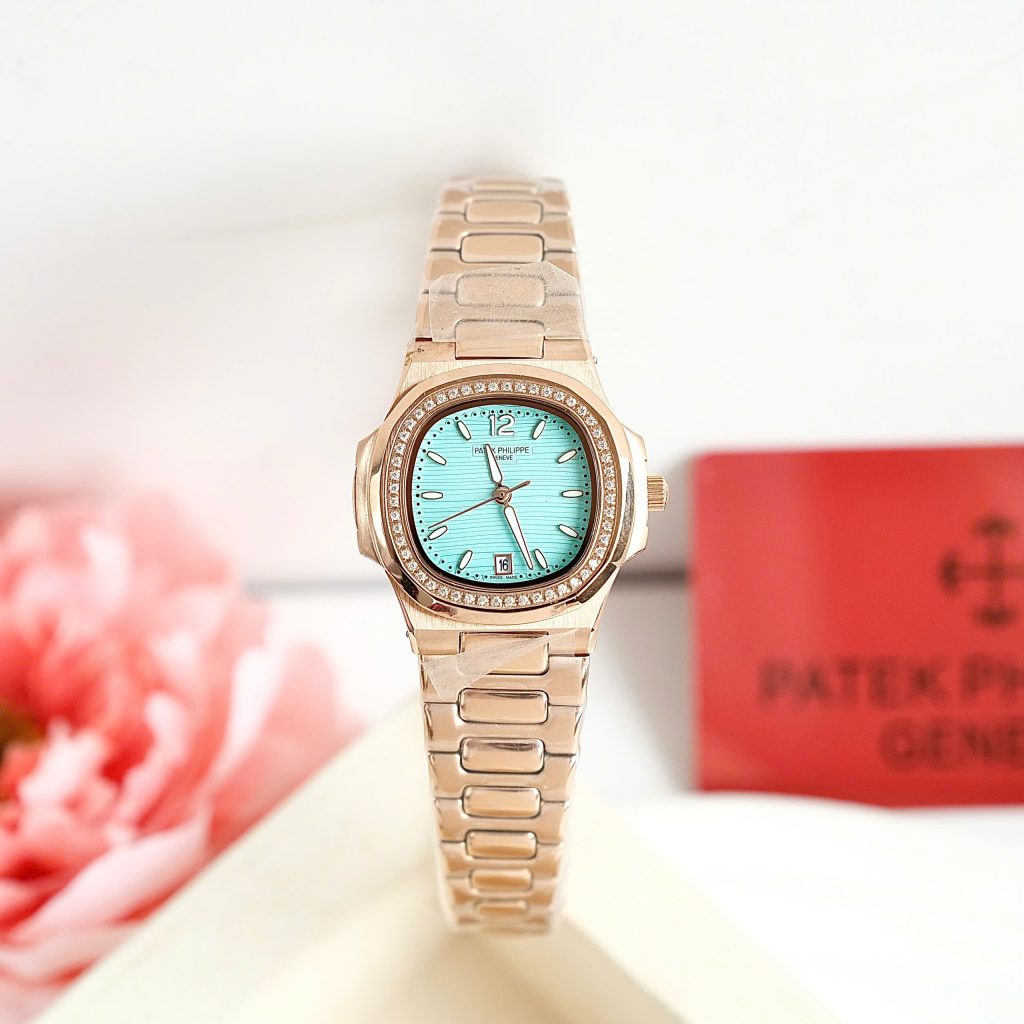 Đồng hồ Patek Philippe Nautilus 7118 Fake 11 nữ mặt số tiffany vỏ mạ vàng hồng 31mm (2)
