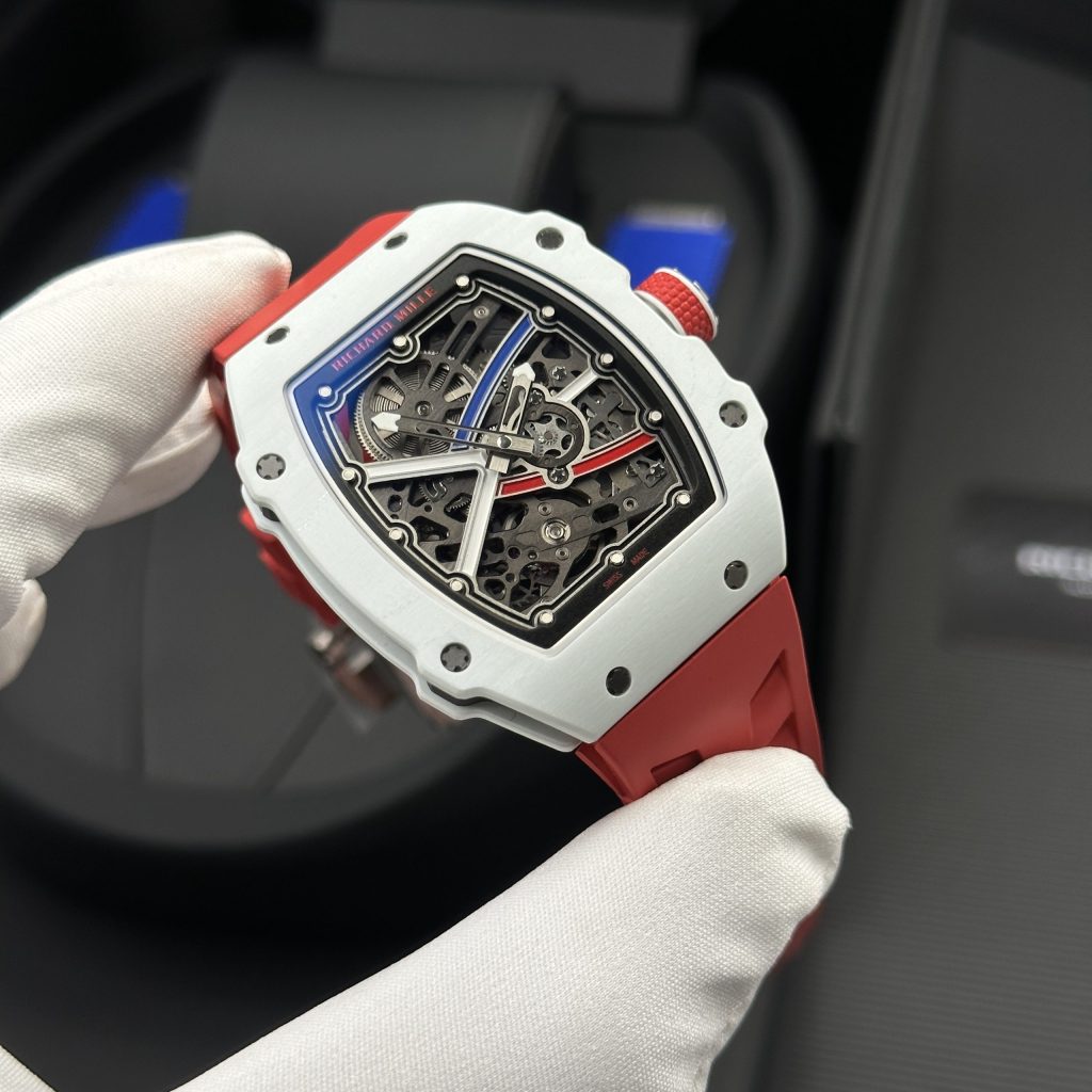 Đồng hồ Richard Mille RM67-02 chế tác vỏ carbon trắng dây cao su 38.7×47 (2)