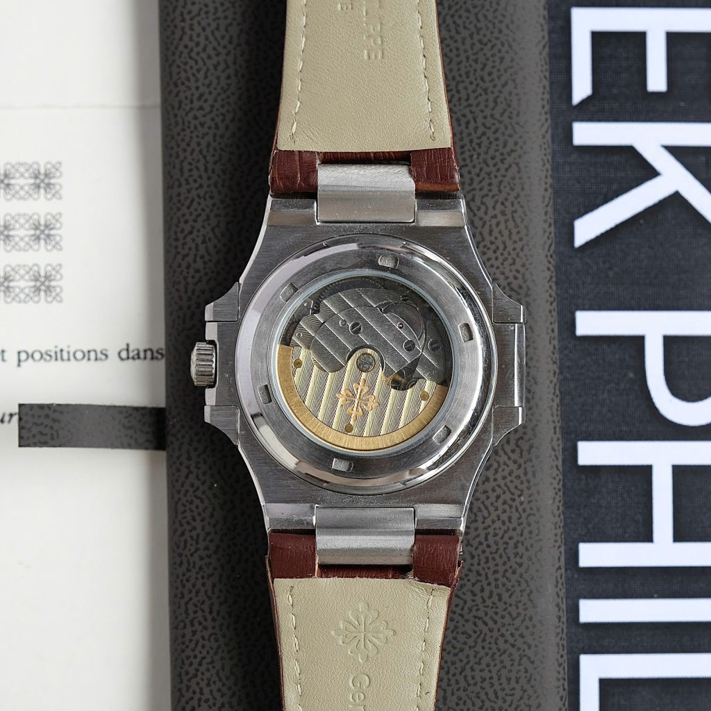 Đồng hồ nam Patek Philippe Fake giá rẻ mặt trắng dây da 40mm (1)