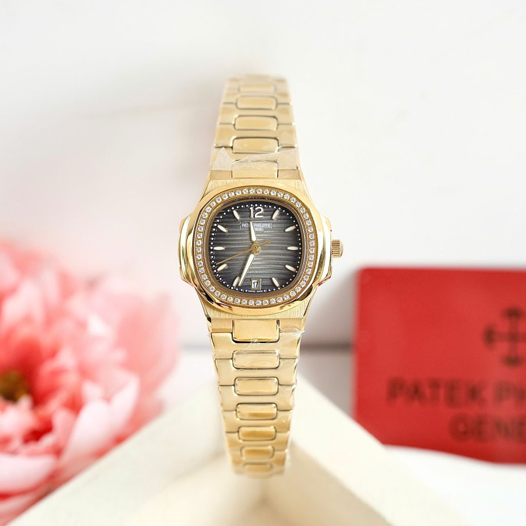 Đồng hồ nữ Fake 11 Patek Philippe Nautilus 7118 mặt xám vỏ mạ vàng 31mm (2)