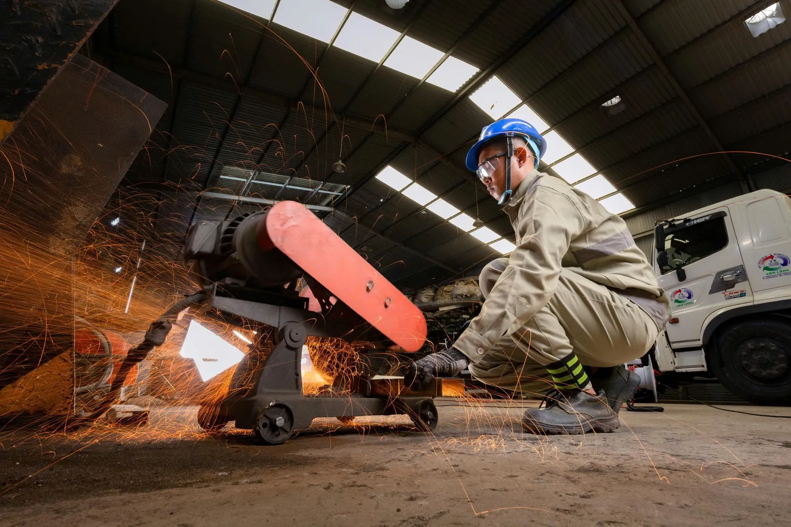 CUNG ỨNG & THI CÔNG