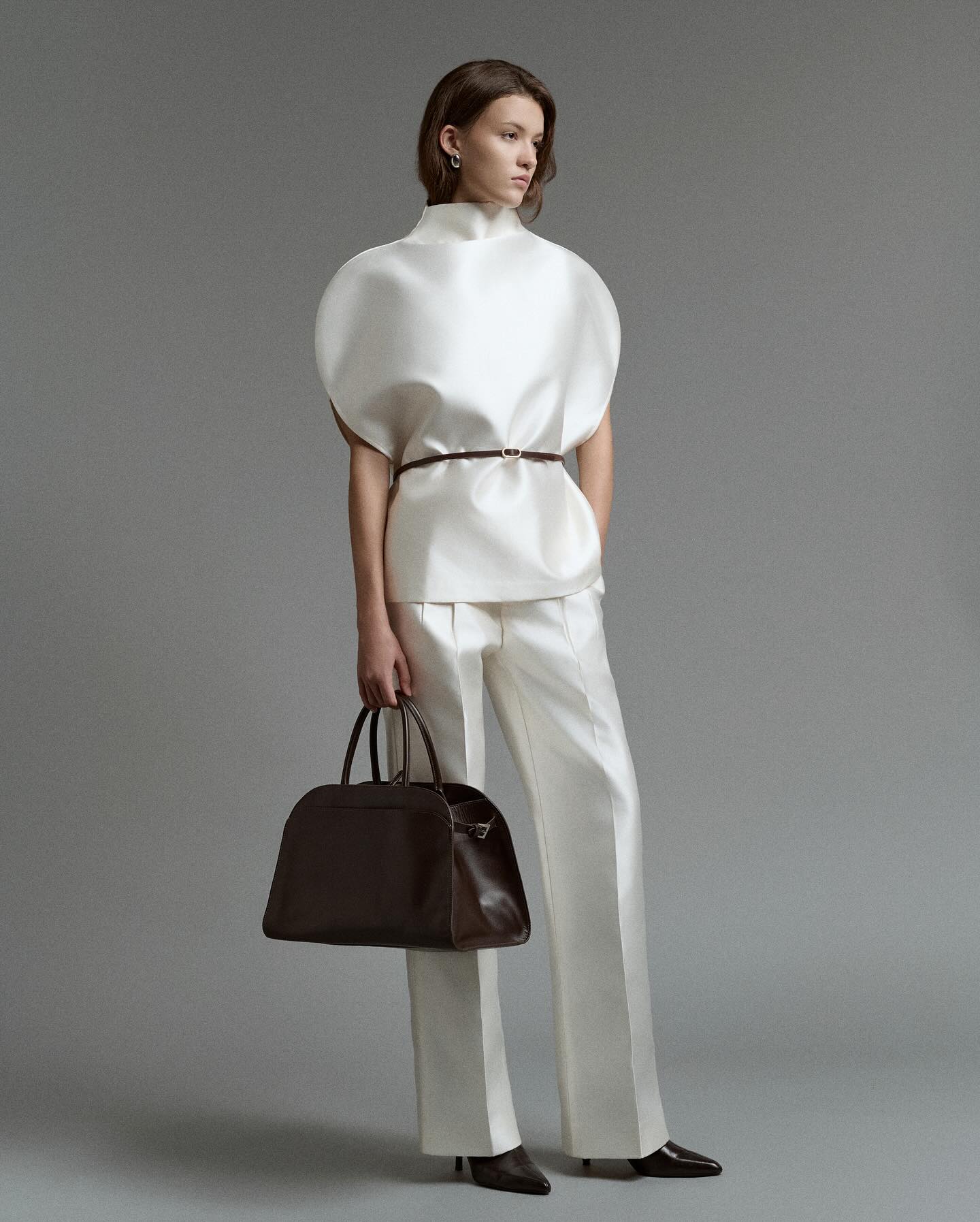 White Sculptural Knit Top _ BOTTOM