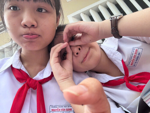 2-con-khung.jpg