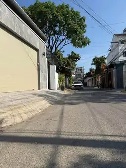 👉Nhà Chánh Mỹ. Dt: 5.50 x 17 nở hậu 6.40, thổ cư 100m, hướng đông nam mát mẻ . Có nhà cấp 4…