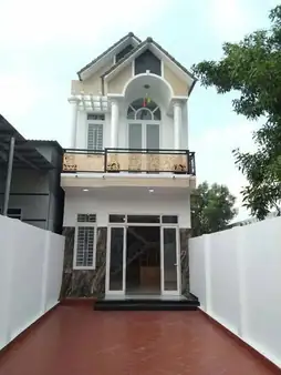 Nhà Hiệp An THỦ DẦU MỘT👉 Gần Ngã Tư Cây Me . Đường nhựa 4m5 • Diện tích 4m7 x 30m thổ cư 60…