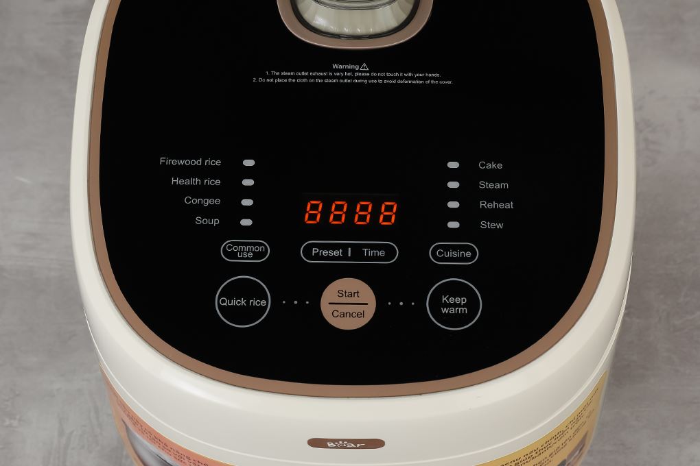 Nồi cơm điện tử Bear 1 lít DFB-C30D1 - Bảng điều khiển