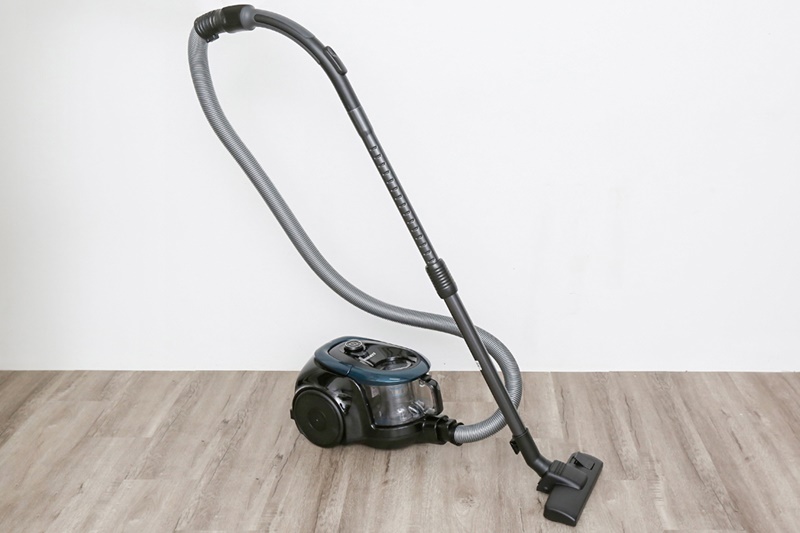 Thiết kế với màu xanh đen sang trọng, quý phái - Máy hút bụi Samsung VC18M21M0VN/SV-N