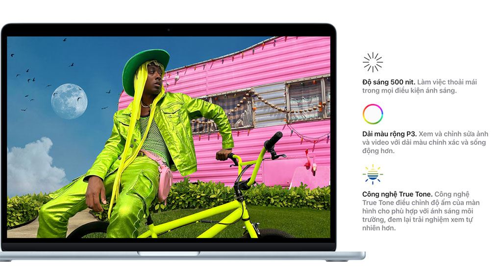 MacBook Pro sở hữu màn hình hiển thị sắc nét, màu sắc chân thực, mang lại trải nghiệm làm việc và giải trí ấn tượng