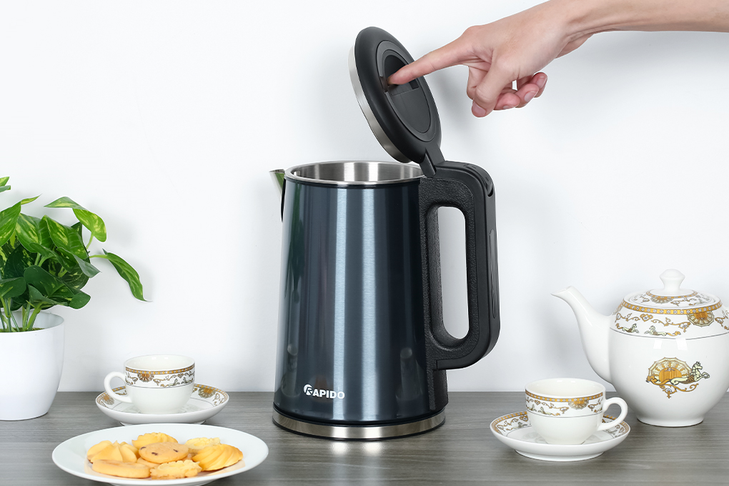 Bình đun siêu tốc Rapido 1.7 lít RK1717 - Mở nắp
