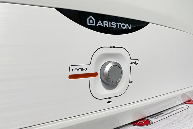 Máy nước nóng gián tiếp Ariston SL2 30 R 2.5 FE MT 2500W (hình 2)