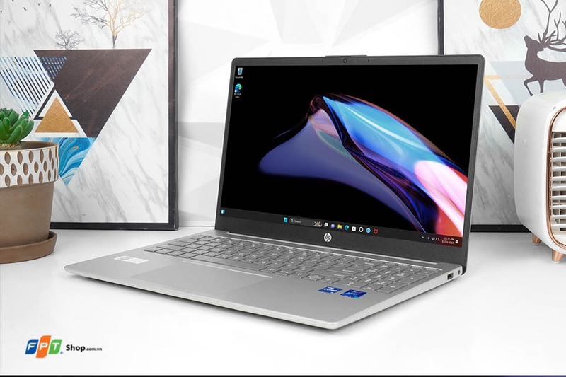 HP 15-fd1289TU - Màn hình Full HD sắc nét, thoải mái khi làm việc lâu dài