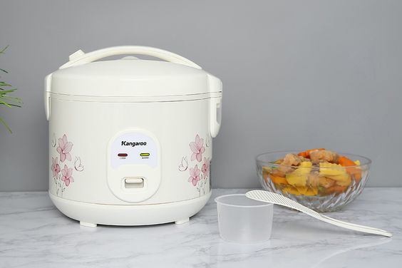 Thiết kế trắng với hoa văn nhẹ nhàng