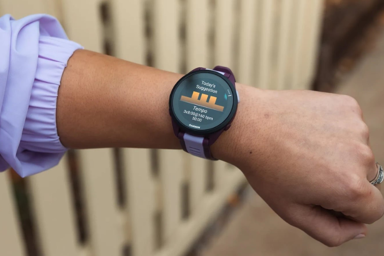 Garmin 165 music bền bỉ pin trâu