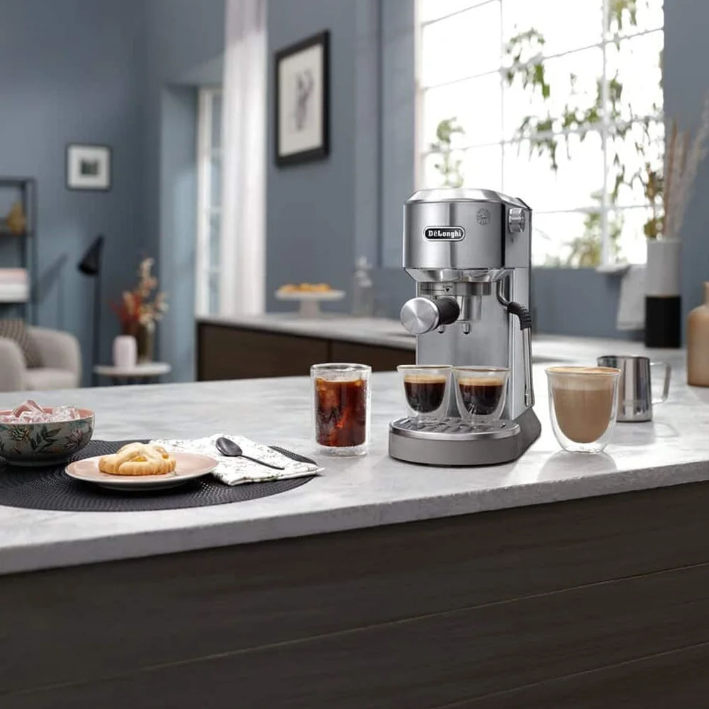 Máy Pha Cà Phê DeLonghi Dedica Duo EC890.M có thiết kế nhỏ gọn 