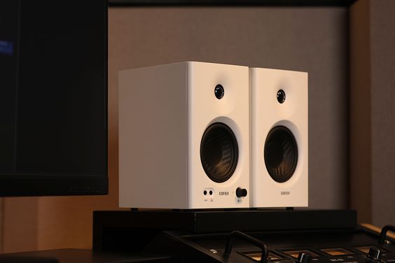 Loa Edifier MR4 kiểm âm chất lượng chuyên nghiệp
